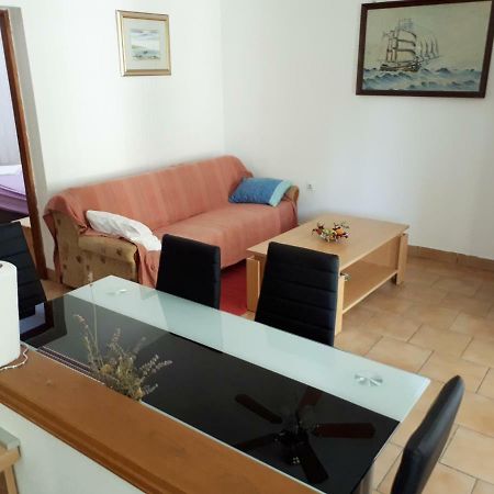 Apartman Fox Apartment Пировац Екстериор снимка