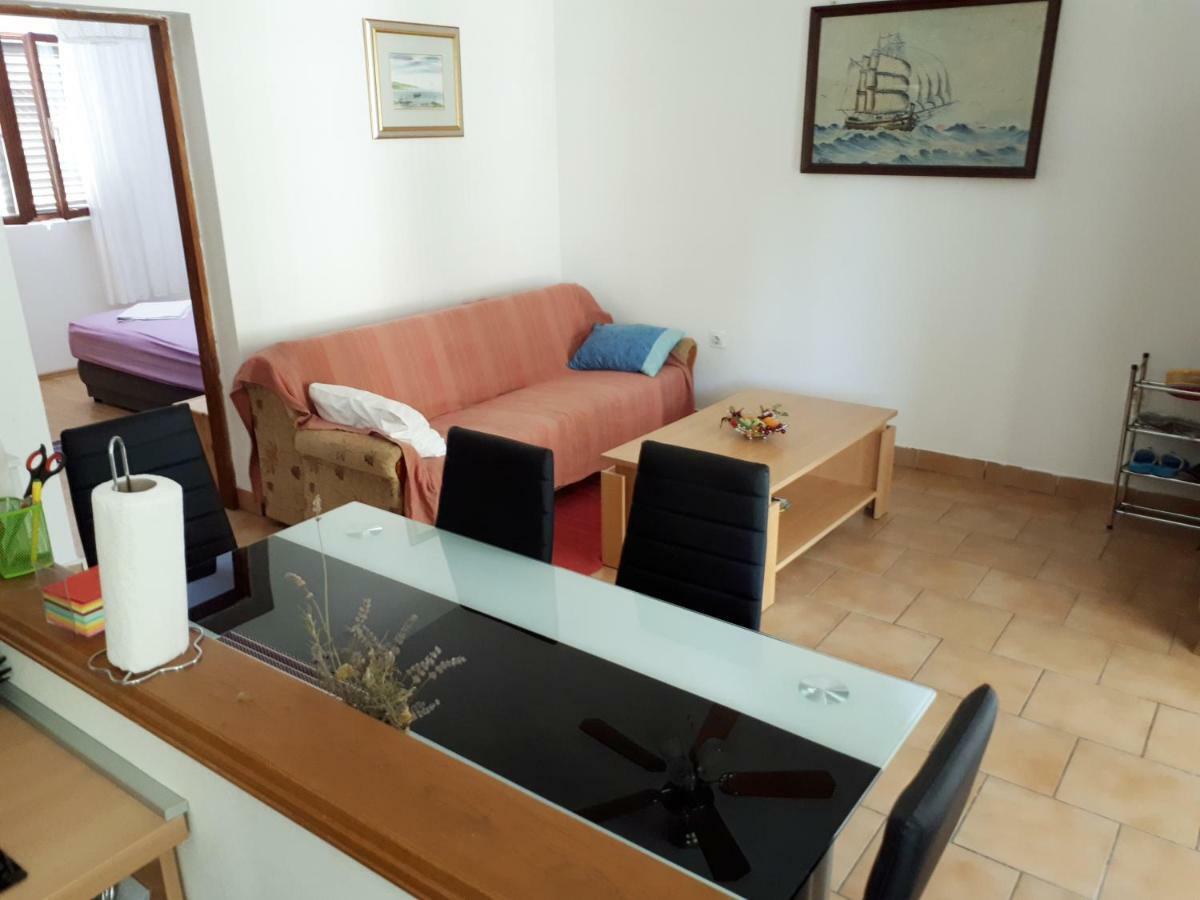 Apartman Fox Apartment Пировац Екстериор снимка