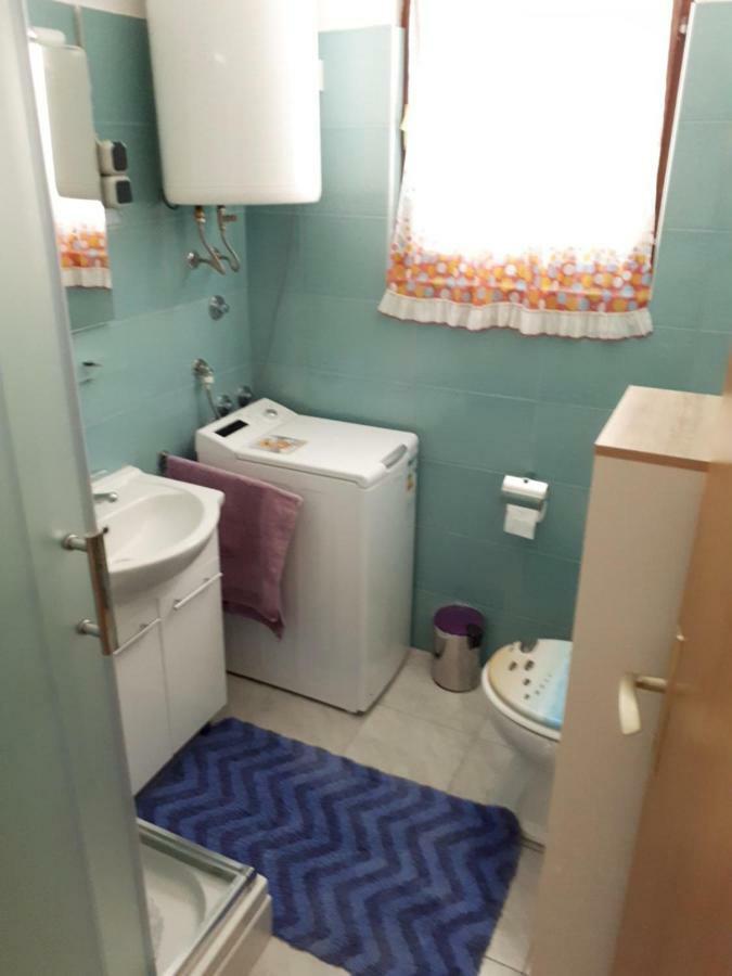Apartman Fox Apartment Пировац Екстериор снимка
